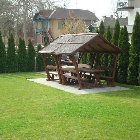 Honey Wellness Apartman Siófok Zewnętrze zdjęcie